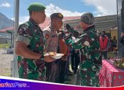 Satgas Mobile Yonif Raider 300/Bjw Kodam III Siliwangi Bersama Seluruh Apkam di Ilaga Berikan Surprise kepada Polres Kabupaten Puncak