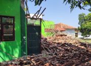Bangunan Madrasah Nusantara di Indramayu Roboh