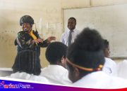 PHBS DI SMAN 1 SINAK PAPUA OLEH SATGAS PAMTAS MOBILE YONIF RAIDER 300 SILIWANGI