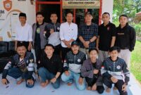 Foto: Istimewa Jajaran Panwaslu Cikadu, Cianjur saat rapat di kantor sekretariat