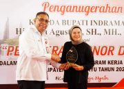 PMI Anugerahi Bupati Indramayu Nina Agustina Tokoh Penggerak Donor Darah