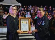Gelar Puspawangi Mini Fest, Bupati Dianugerahi Dua Penghargaan dari ORI
