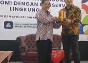 SEMINAR NASIONAL EDUKASI HULU MIGAS Tema Selaraskan Pembangunan Ekonomi Dengan Konservasi Lingkungan