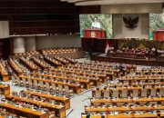 PROF SUTAN NASOMAL : ANGGOTA DPR RI DPRD PELAKU JUDI ONLINE JANGAN LEPAS DARI JERAT HUKUM