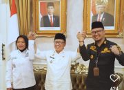 Bupati Cianjur, H Herman Suherman Berikan Apresiasi Kepada Kades Yang Berprestasi