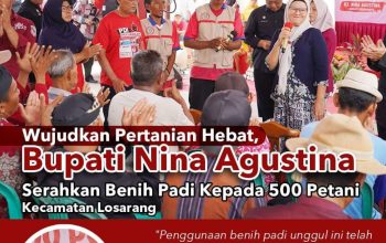 Wujudkan Pertanian Hebat, Bupati Nina Agustina Serahkan Benih Padi Kepada 500 Petani Kecamatan Losarang