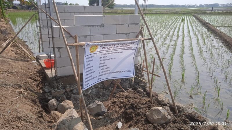 Foto : Kegiatan irigasi perpompaan Gapoktan SRI Mulya 