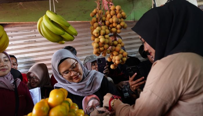 Bupati Nina Agustina Pastikan Perbaikan Pasar Patrol Dilakukan Bertahap