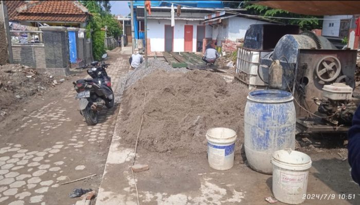 Pelaksaanaan CV Dua Garis Biru Rehab Ruang Kelas SD Negeri 1 Arahan Kidul Sesuai RAB