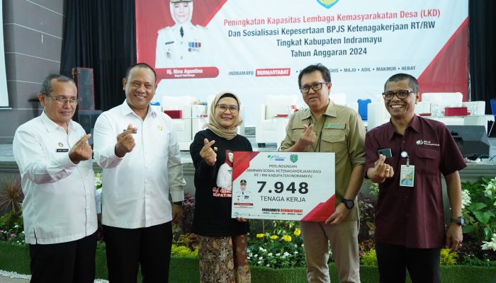 Bupati Nina Agustina Proteksi 7.948 RT/RW Dengan BPJS Ketenagakerjaan