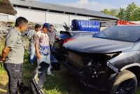 Foto : BKAD bersama KPKLN mengecek kendaraan lelang