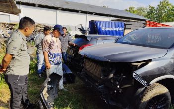Sukseskan Program La-Da, BKAD Indramayu Lelang Puluhan Kendaraan Roda Empat