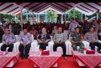 Foto : Bupati Nina Agustina Anggarkan 13 Miliar Untuk 3.611 Guru Madrasah