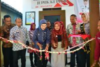 Maksimalkan Fungsi dan Peran Posyandu, Bupati Nina Agustina Resmikan Posyandu Jeruk Keprok