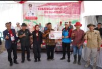 Peternak Sapi Bolang Indramayu Gembira, Bupati Nina Agustina Berikan Bantuan dan Jalan Baru