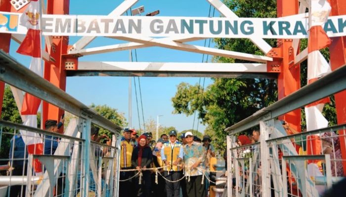 Resmikan Jembatan Gantung Krasak, Nina Agustina: Akses Cepat, Ekonomi Indramayu Meningkat
