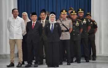 Penjabat Gubernur Jawa Barat Kukuhkan Drs. H. Dedy Taufik Kurohman Pjs. Bupati Indramayu