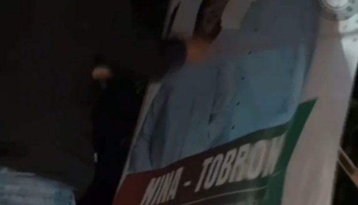 Pihak Sebalah Panas, Balinho Nina – Tobroni Di Rusak