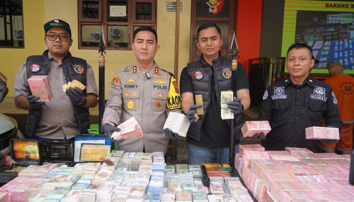 Polres Cianjur Ungkap Kasus Penipuan Penggandaan Uang dan Peredaran Uang Palsu Senilai 1 Triliun Rupiah, 5 Orang Berhasil Diamankan