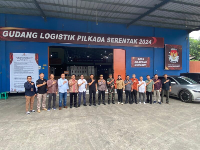 Pastikan Aman, Pjs. Bupati Indramayu Monitoring Gudang Logistik Pilkada