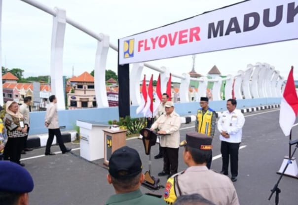 Presiden Prabowo Subianto   meresmikan Flyover Madukuro, Kota Semarang (BPMI Satpres/Muchlis Jr)