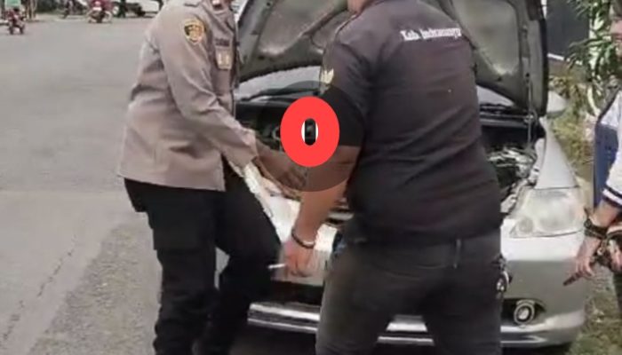 Aksi Peduli Anggota Polri Polsek Tukdana Bantu Warga