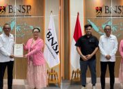 Lembaga Sertifikasi Profesi Binatu Indonesia Terima Sertifikat Lisensi dan Plakat Dari Badan Nasional Sertifikasi Profesi.