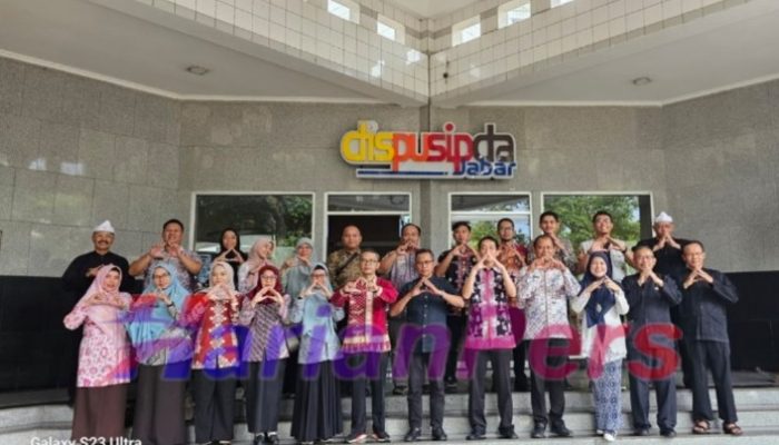 Upaya Raih WBK & WBBM, Pemkab Indramayu Gali Ilmu dari Dinas PMPTSP dan Dispusipda Provinsi Jawa Barat