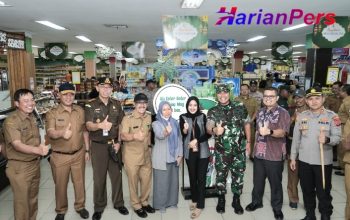 Jelang Ramadan 1446 H, Wakil Bupati dan TPID Sidak Pasar Indramayu & Toserba