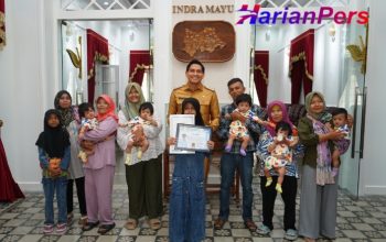Lahirkan Bayi Kembar Lima, Bupati Lucky Hakim Berikan Apresiasi 