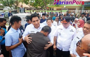 Bupati Indramayu Lucky Hakim Tinjau Pemulihan Korban Angin Puting Beliung
