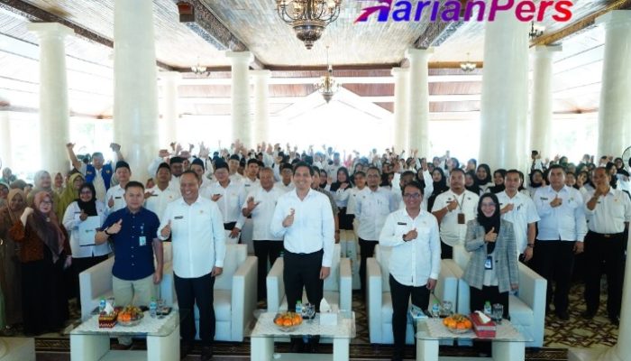 Bupati Indramayu Serahkan SK CPNS, ASN Kudu Eman Ning Masyarakat