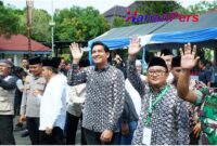 Bupati Lucky Hakim Lepas 445 Calon Jemaah Haji, Minta Doakan Kabupaten Indramayu