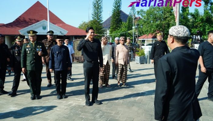 Upacara Peringatan Hardiknas Kabupaten Indramayu 2025, Wujudkan Pendidikan Bermutu