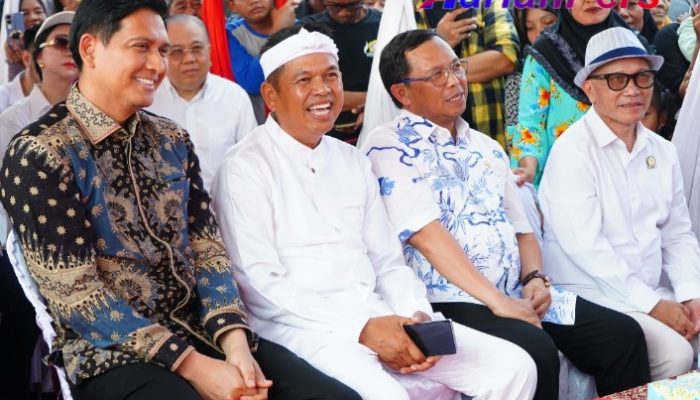 KDM dan Lucky Hakim Tinjau Pembangunan Pabrik Sepatu di Desa Cikawung Indramayu
