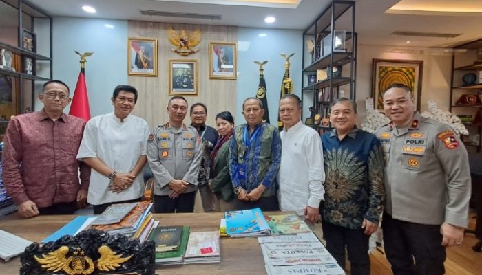 Kapolri Harapkan PWI Segera Bersatu