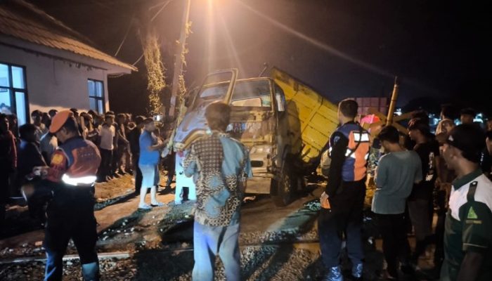KAI Daop 3 Cirebon Memohon Maaf Atas Kelambatan KA Akibat Gangguan Perjalanan KA