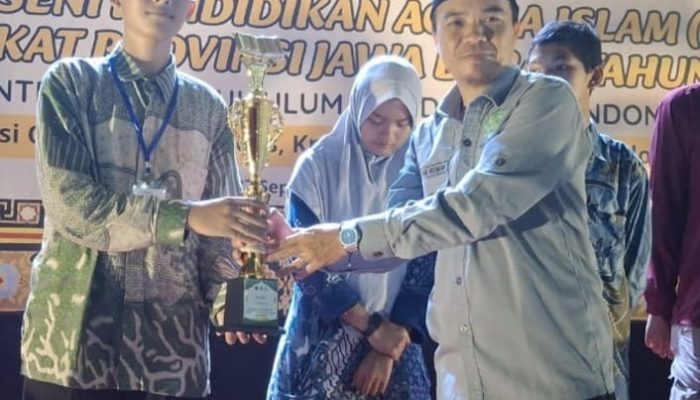 Harumkan Indramayu, RAMADHAN SUPRIATNA Sabet Juara 1 Kaligrafi PAI SMP Tingkat Provinsi Jawa Barat