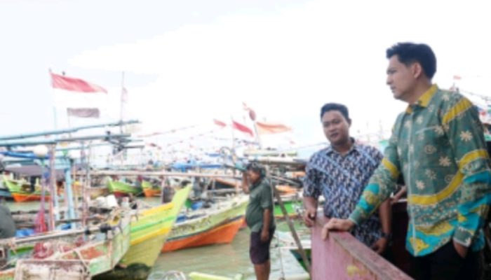 Pemkab Indramayu Beri Perlindungan Asuransi Bagi 2.500 Nelayan Kecil