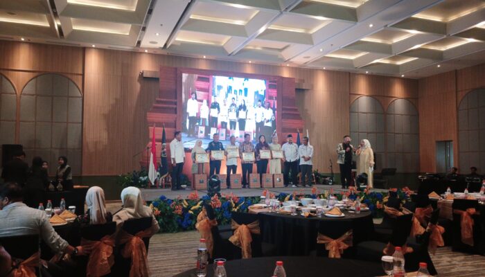 Puncak Peringatan HPN 2026, PWI Indramayu Berikan Anugerah PWI Award ke-9 kepada 18 Local Hero
