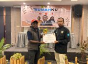 Dalam Program ‘RUMAHKU’ 32 Mahasiswa Uncen Dibekali Menulis Feature.