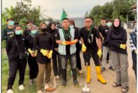 Aksi Sosial HMI Indramayu Di Bulan Ramadhan, Atasi Sampah “LET’S CLEAN IT UP TOGETHER“