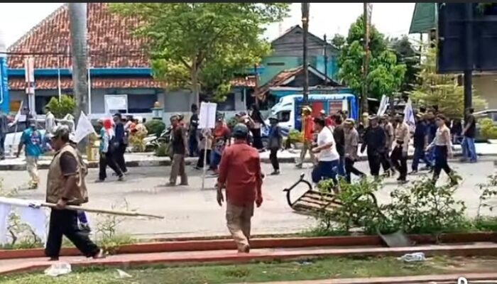 Lucky Hakim Ultimatum, Perusak Fasilitas Umum, KOMPI Indramayu Di Minta Perbaiki
