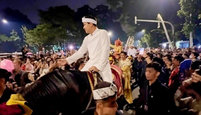 Kirab Tatar Sunda Meriah, Kehadiran Lucky Hakim Jadi Magnet Perhatian