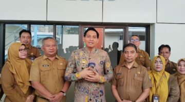 Lucky Hakim Hadiri Acara Screening Pre Operasi KATARAK Di RSUD Indramayu