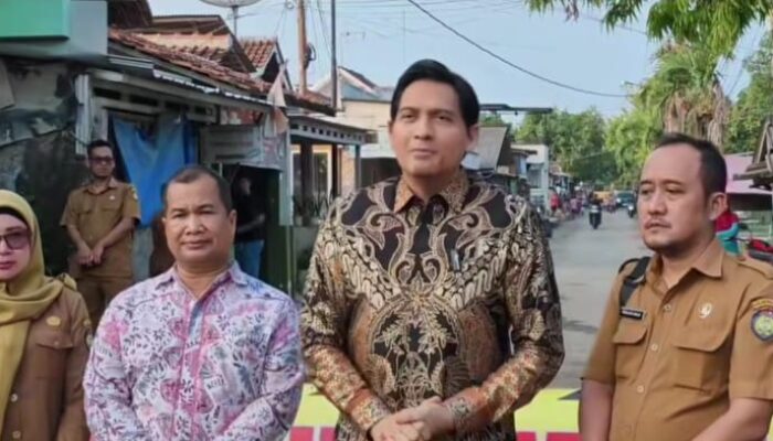 Bupati Lucky Hakim Tinjau Pembangunan Proyek Jalan COR