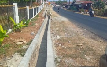 Proyek jalan propinsi Subang Bantarwaru batas Indramayu di duga di kerjakan tidak sesuai RAB.