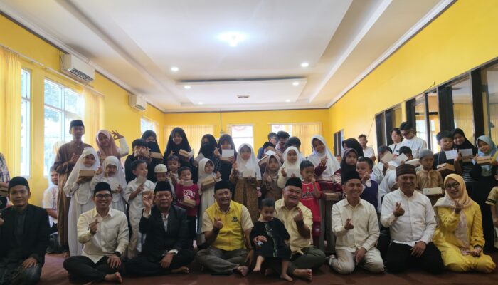 RAYAKAN MILAD KE-50 BAHLIL LAHADALIA, GOLKAR CIANJUR SANTUNI 100 ANAK YATIM