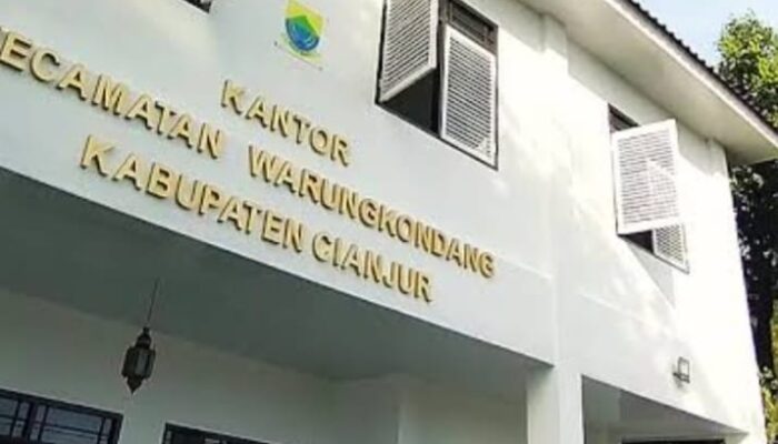 SISWA AL-HIDAYAH WARUNGKONDANG DIDUGA KERACUNAN USAI MAKAN MBG, TIM KESEHATAN TURUN TANGAN