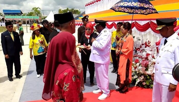 Berjalan Aman Tertib dan Hidmat, Upacara 17 AGUSTUS 2026, Bupati Serahkan Insentif dan Hadiah Motor.